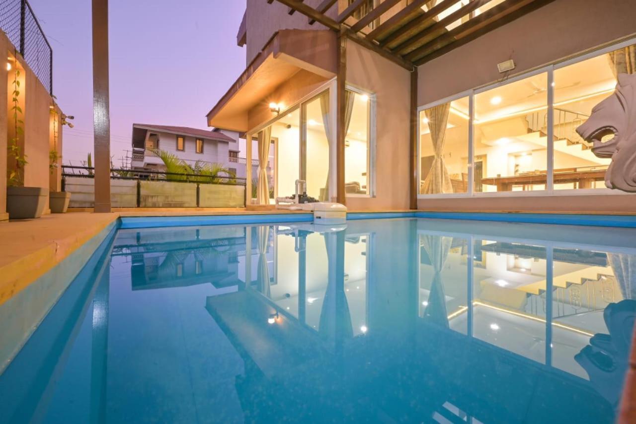 הוילה לונבלה Tiki Tropics מראה חיצוני תמונה
